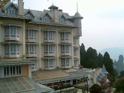 Cedar Inn in Darjeeling , Darjeeling Hotel Reservation, Tourism in Darjeeling